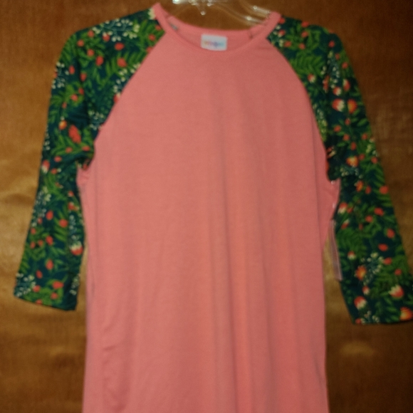 Bundle of 2 lularoe shirts - Picture 3 of 5